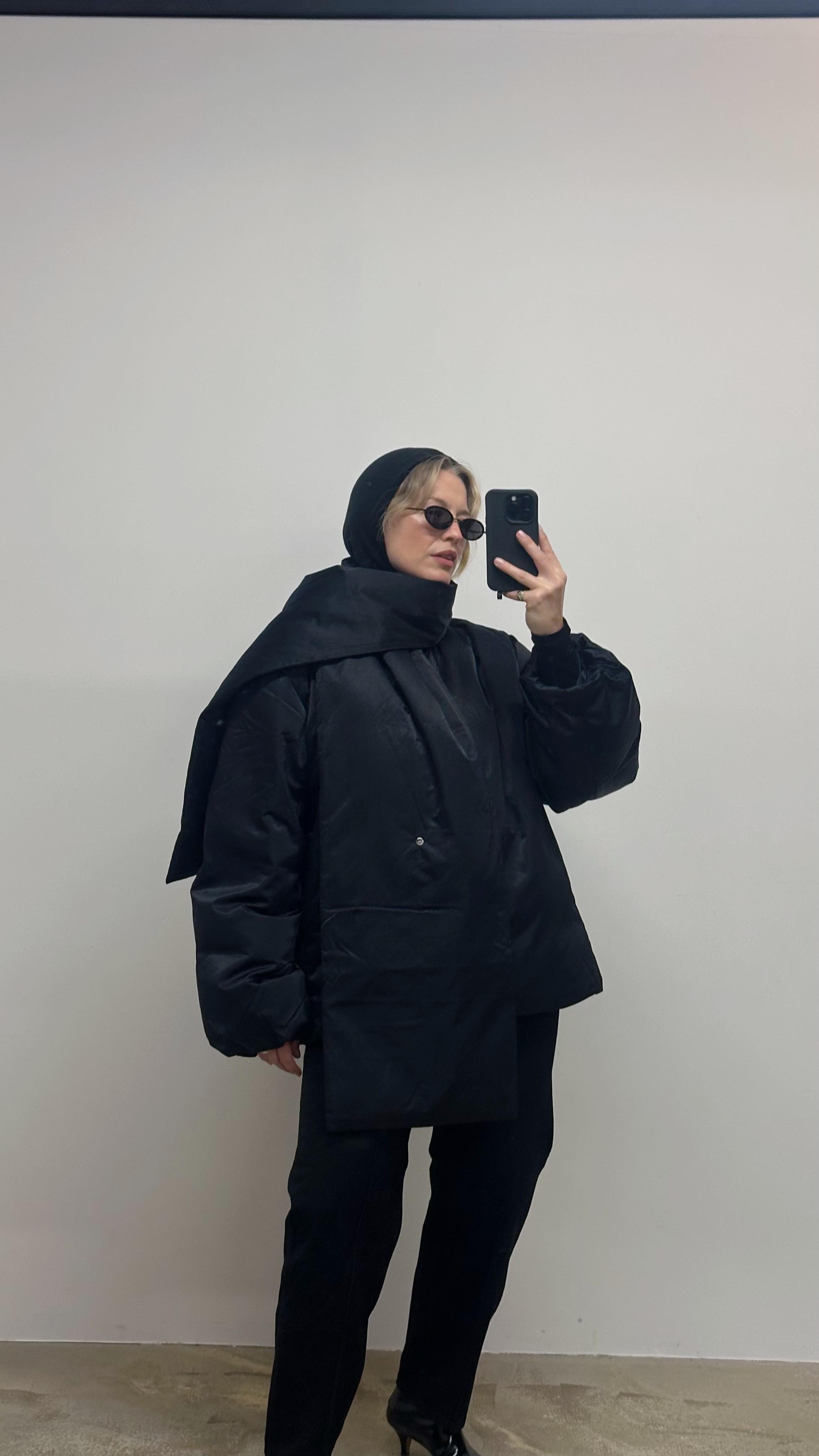 Instagram post by @alexisforeman for ARKET. Caption reads: This look 👌🏼🖤.