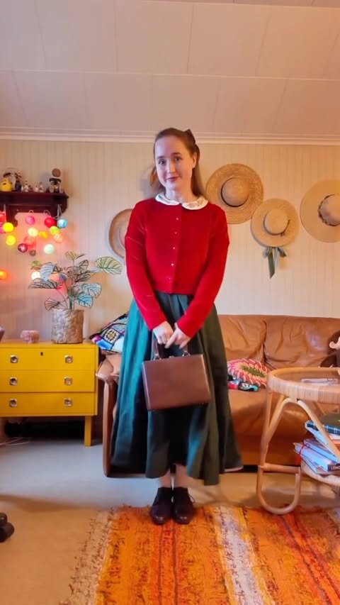 Instagram post by @lottiesaahko for Son de Flor. Caption reads: [...] The dress is a gorgeous linen dress by....