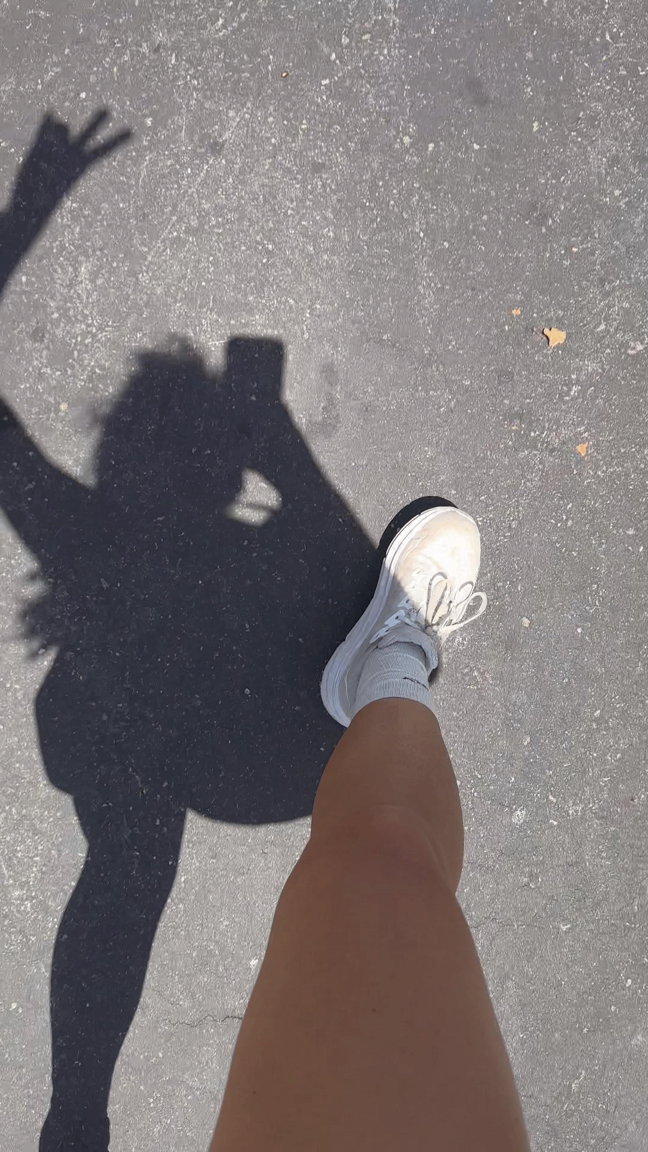 Instagram post by @relauren for MadeGood. Caption reads: what’s in my bag? 👛 (and by bag I mean running....