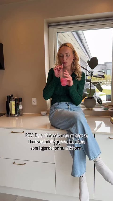 Instagram post by @linehoffmeyerl for HelloFresh. Caption reads: Reklame @hellofreshdanmark • Okay, så er vi [...].