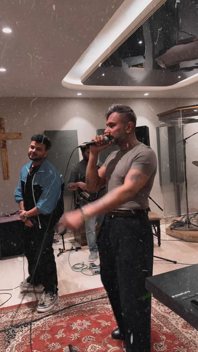 Instagram post by @passantshams for Zomato. Caption reads: My Story world tour rehearsal day 2 !! Featuring....