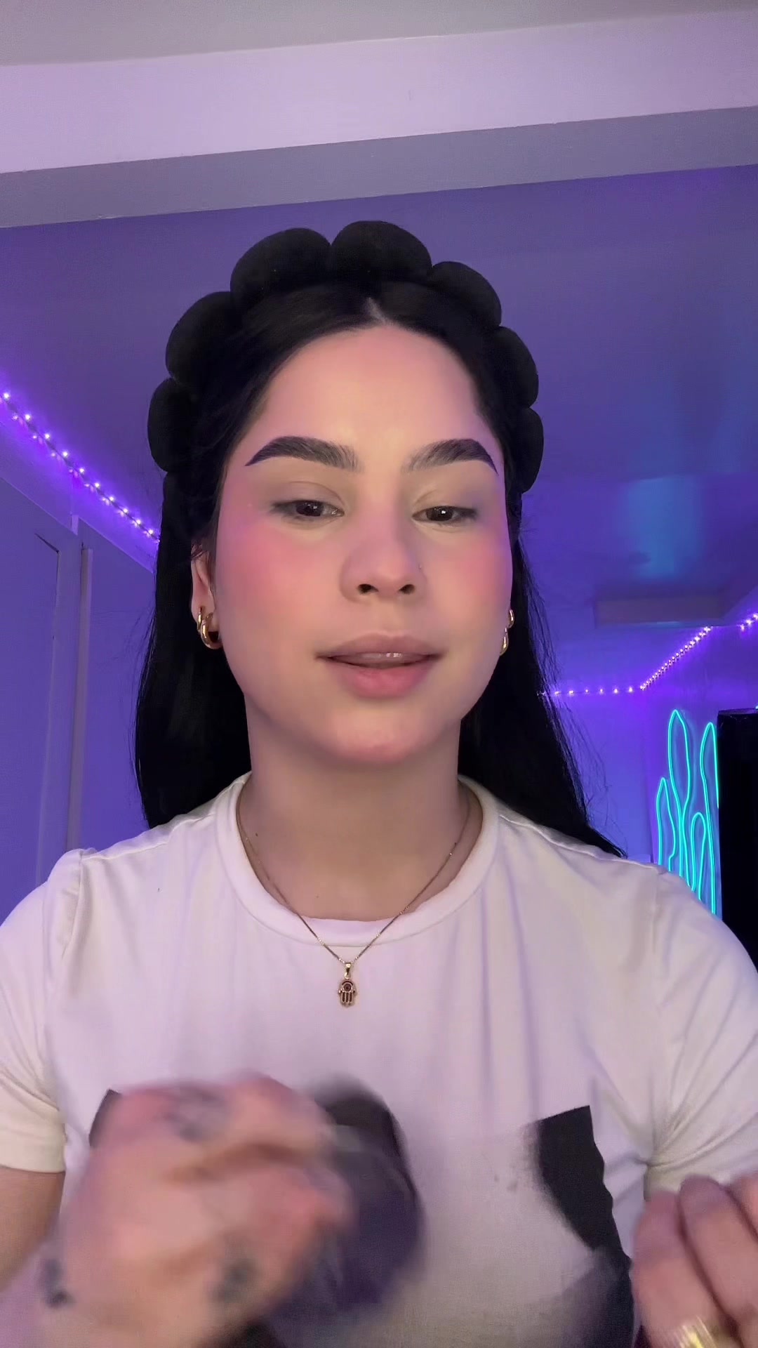 TikTok post by @nazarethalvarado07 for Carslan. Caption reads: es lo maximooooo😍 @carslan_us  #SummerMakeupHack....