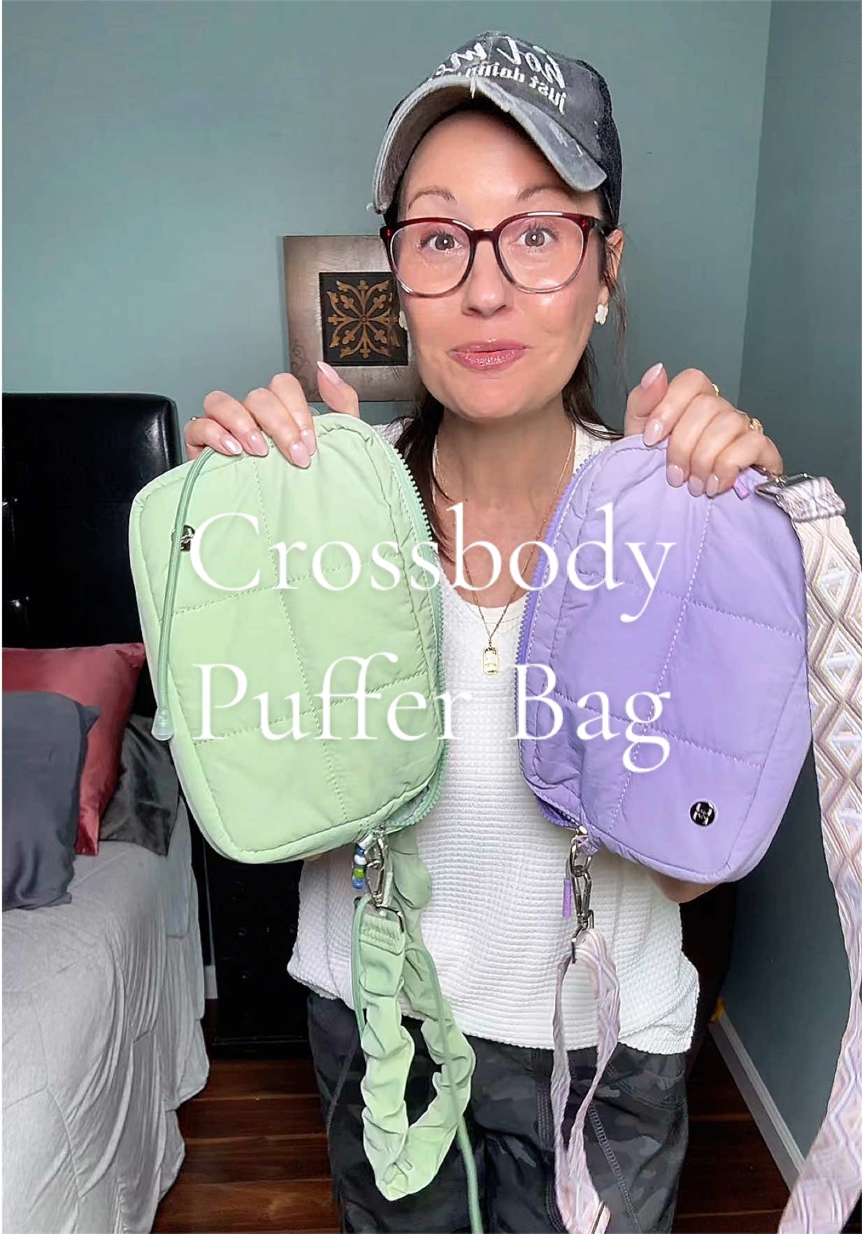 TikTok post by @tishstewart1 for Affiliasi Pikaru. Caption reads: Water Resistance Crossbody puffer bags! #purse....