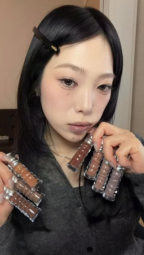 Instagram post by @nanap_nanuk for Risky Beauty. Caption reads: @riskybeauty_official 🖤✨part1 Soft [...].