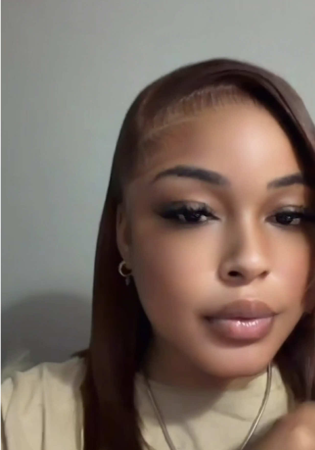 TikTok post by @chyydagreatest for Idoli Hair. Caption reads: @Idoli 💛.