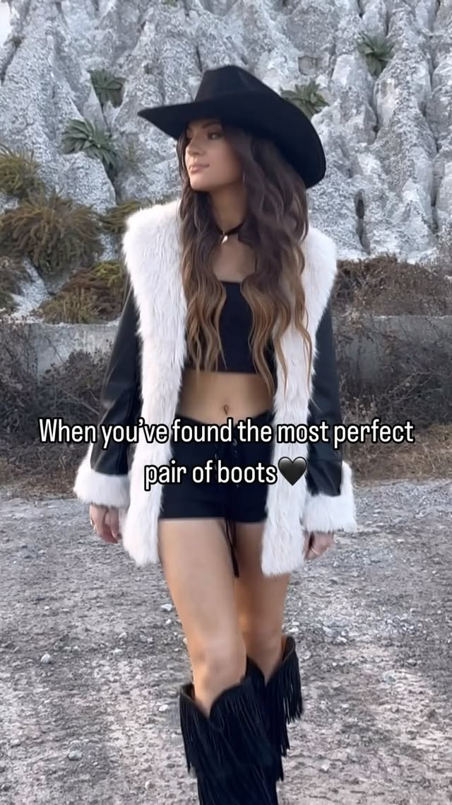 Instagram post by @macartneyreinhardtmusic for Dingo 1969. Caption reads: [...] for 15% off entire purchase at....