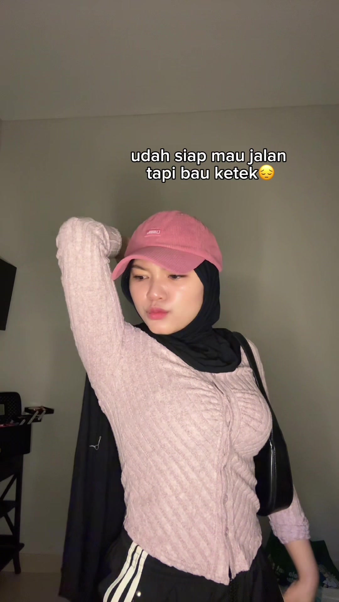 TikTok post by @rubyjane_spicy for Hobebar Indonesia. Caption reads: rahasia aku biar wangi seharian😋 @HOBEBAR-ID....