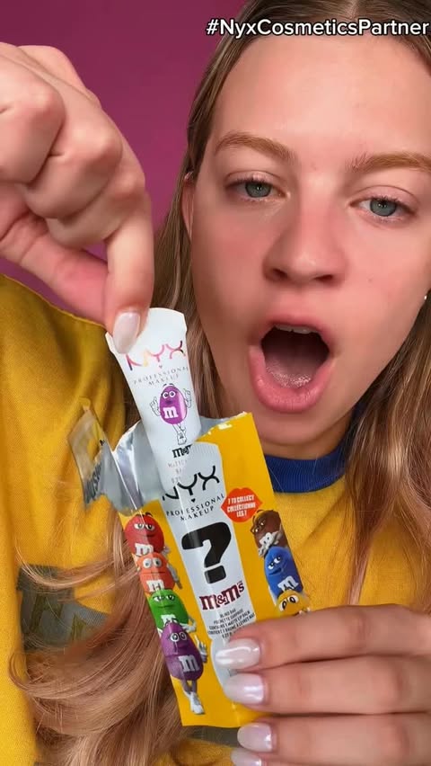 Instagram post by @sydney_morgan for Walmart. Caption reads: [...] the brand new Smushy Suprizes right now....