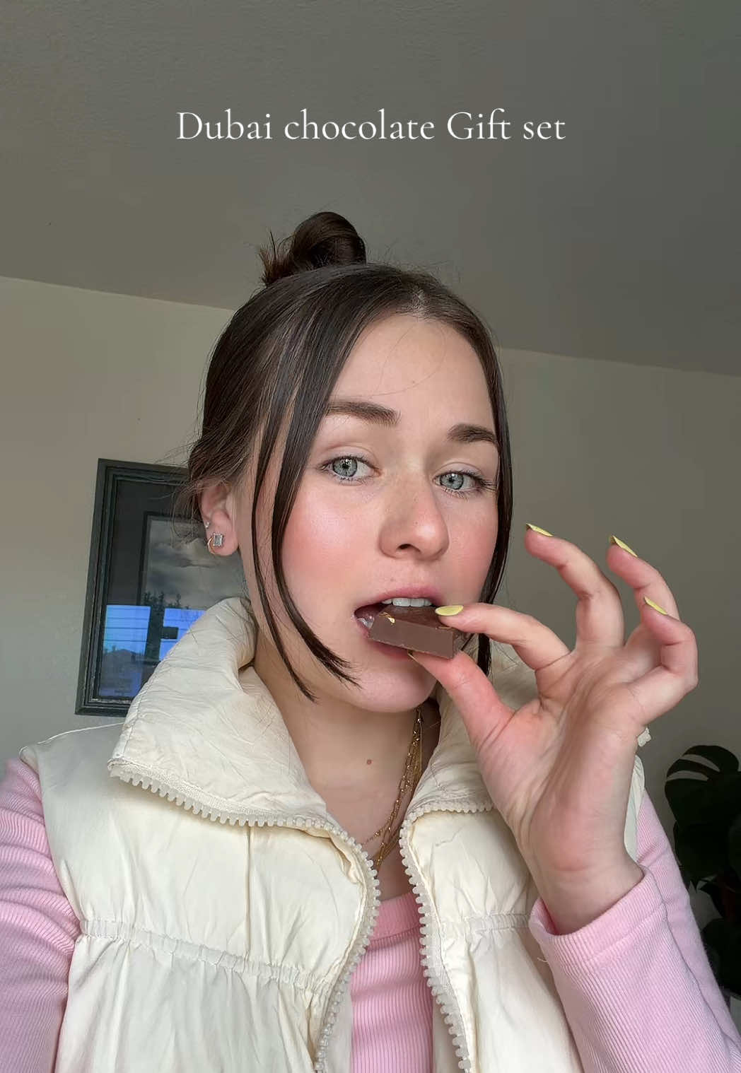 TikTok post by @mizz.veeee for Dodo Chocolates. Caption reads: [...] or Valentine’s Day gift@The Dodo Chocolates....