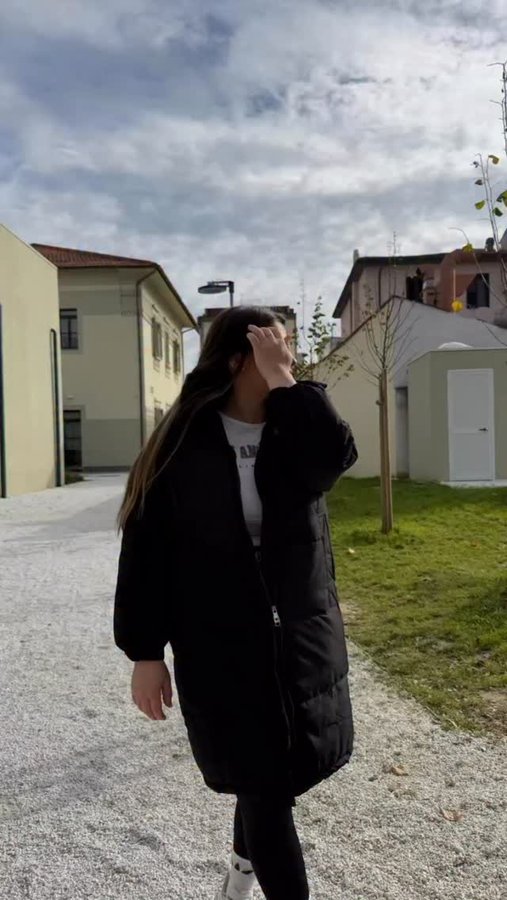 Instagram post by @lifesstyle_byessa for Voghion. Caption reads: Thank you @voghion_global #voghion #voghipnglobal....