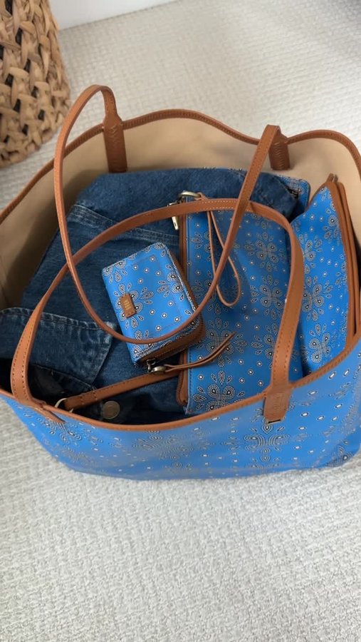 Instagram post by @beccahimsworth for HOBO. Caption reads: #hobopartner #hobotheoriginal All set for my [...].