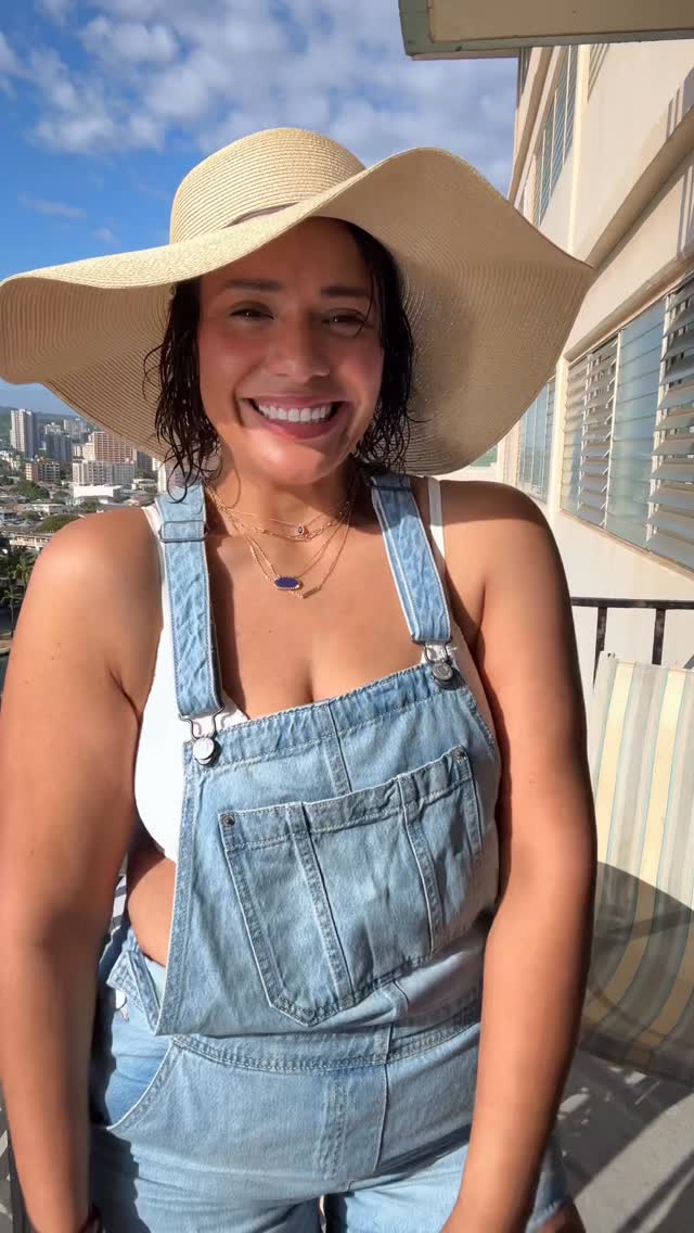 Instagram post by @ana.fitness.vsg for Old Navy. Caption reads: [...] a lot of fun with it, can you tell?!....