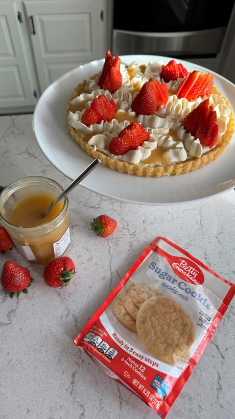 Instagram post by @thetenorchef for Betty Crocker. Caption reads: [...] Lemonade Fruit Tart featuring @bettycrocker!....