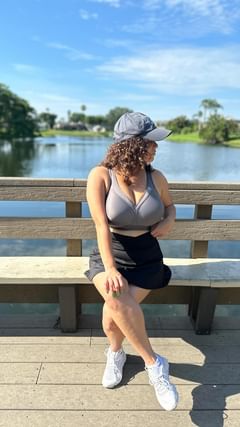 Instagram post by @acoolmomoftwo for Glamorise. Caption reads: #ad | Rocking my workout with @glamorisebras....