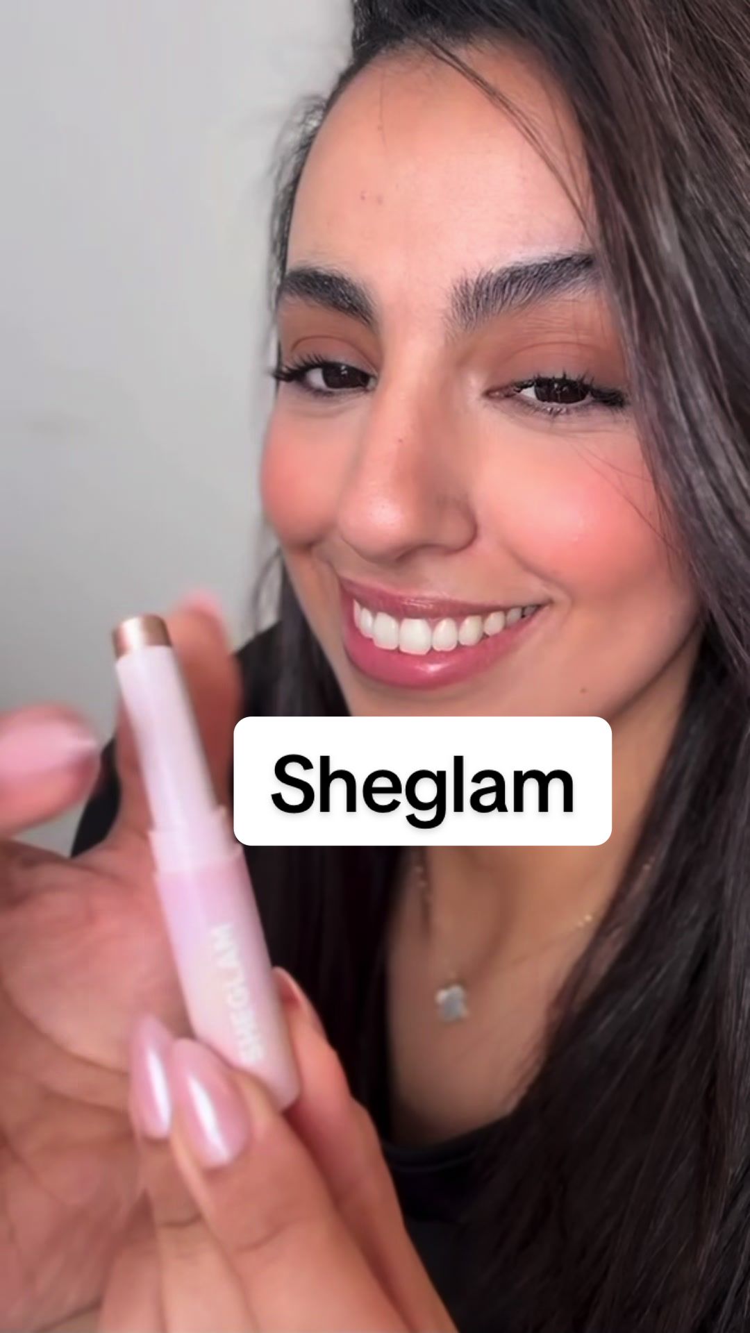 TikTok post by @you_fay for SHEGLAM. Caption reads: #collaborationcommerciale  💫 Effet wahou en un....