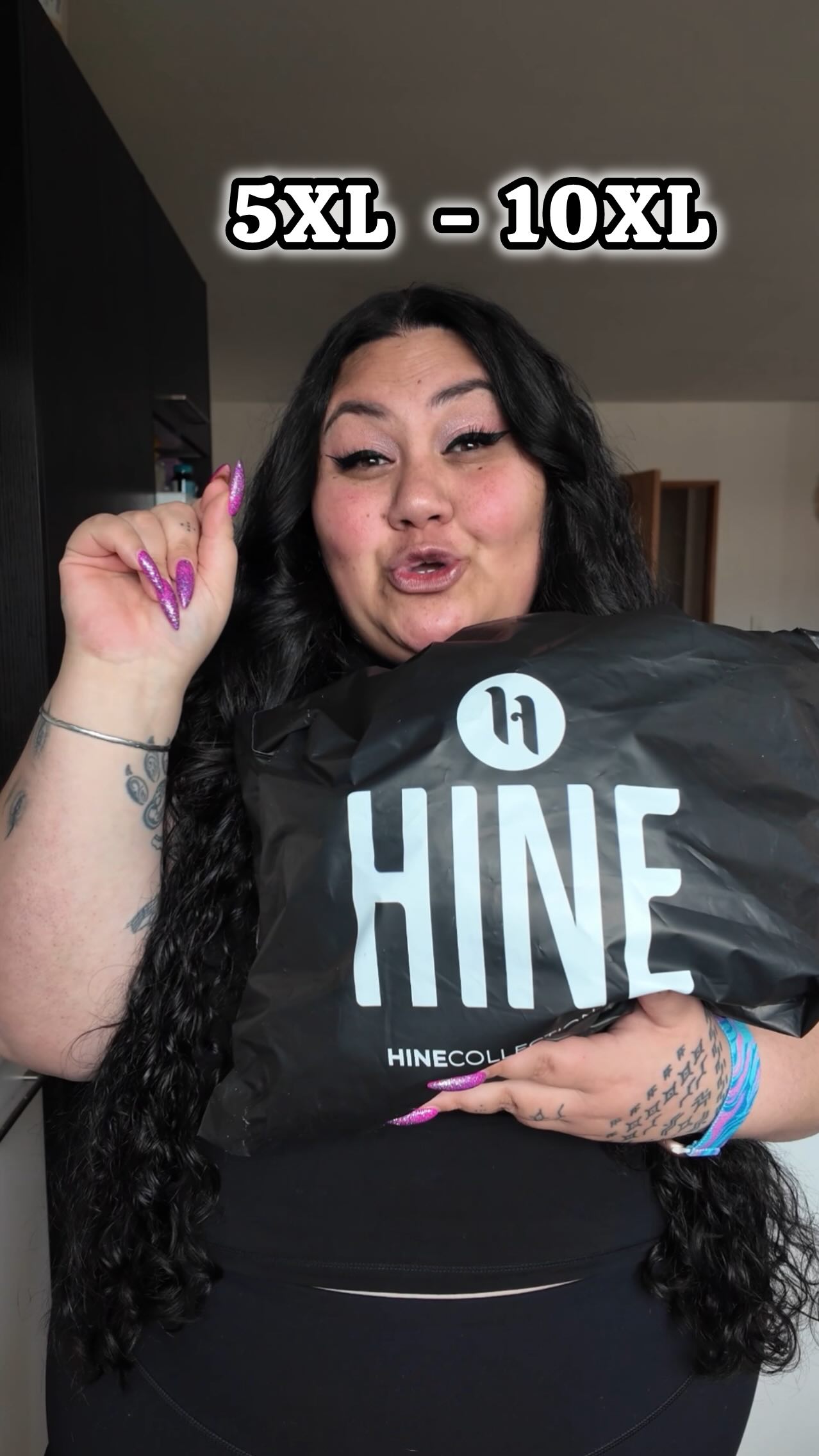 Instagram post by @pori.mahmah for Hine Collection. Caption reads: #AD | @hinecollection 

Listen up my curvy angels!....