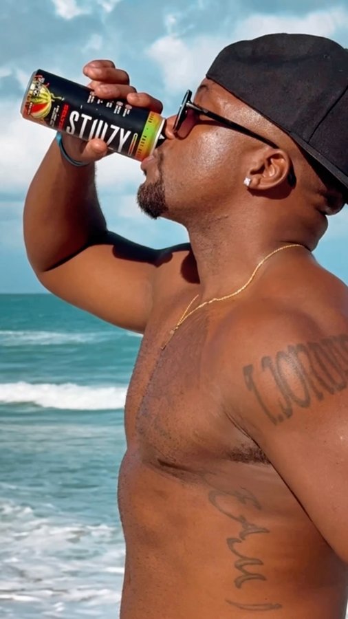 Instagram post by @mrperfect_ty for STIIIZY. Caption reads: [...] Great company. Proud to be sponsored by....