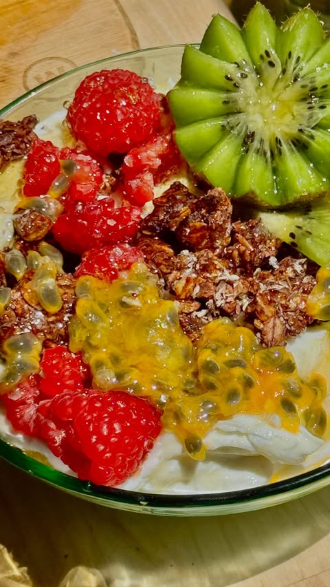 Instagram post by @lahbco for Chobani. Caption reads: [...] salted chocolate-coconut granola @chobani....