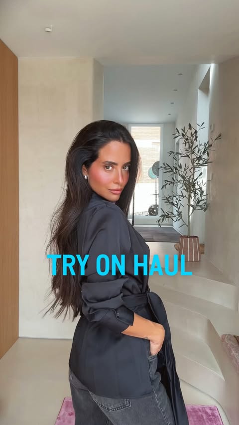Instagram post by @mariafrubies for Mango. Caption reads: TRY ON HAUL :) Cositas que he cogido de @mango y....