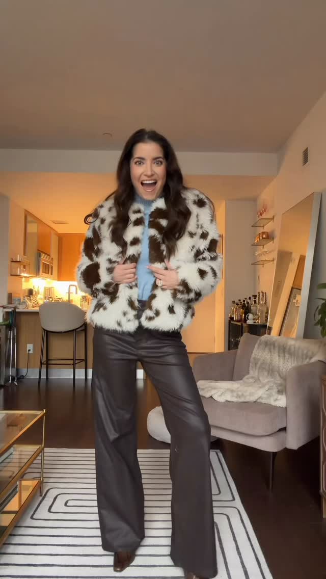 Instagram post by @kelseybarberio for LOFT. Caption reads: [...] plan a holiday fit! Everything is from @LOFT....