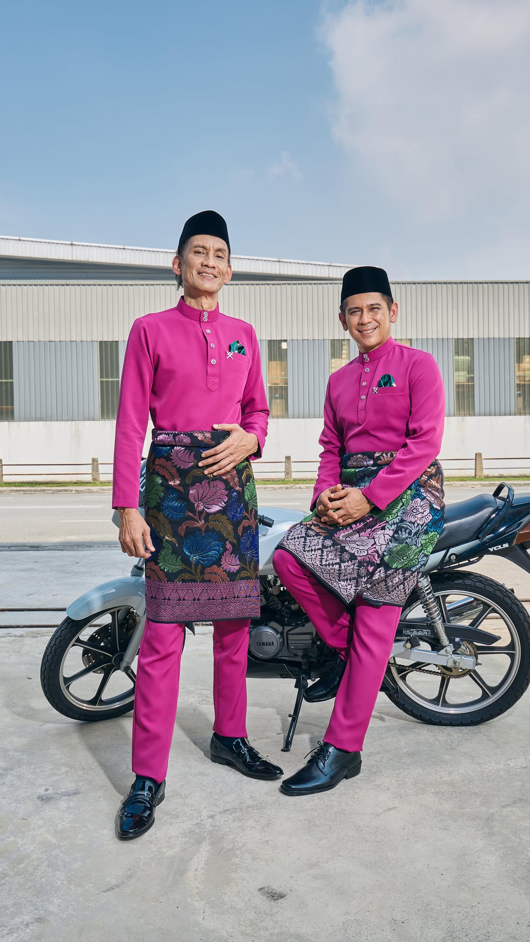 Instagram post by @soultanofficial_ for HIJABISTAHUB. Caption reads: [...] 😎

#RayaPalingEpik....