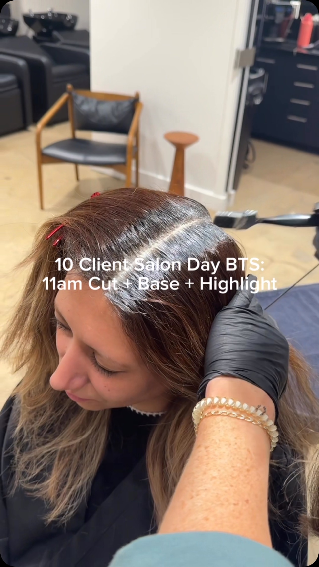 Instagram post by @lgibsoncolorist for Framar. Caption reads: I have been getting a lot DMs on how I schedule....