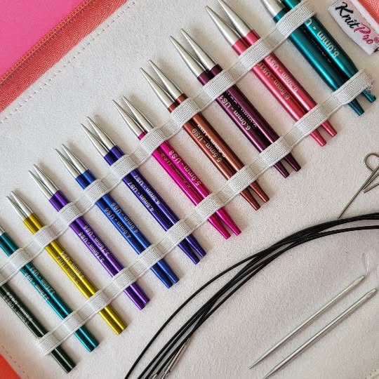 Instagram post by @supercutedesign for KnitPro. Caption reads: [...] Regal Set were kindly gifted to me by....