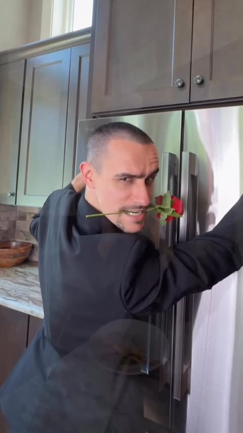 Instagram post by @cost_n_mayor for Hellmann’s Mayonnaise. Caption reads: @hellmannsmayonnaise flavors really bring out your....
