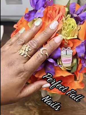 TikTok post by @brittany.is.the.name for Luxxi Nails. Caption reads: [...] #pressonnails #acrylicnails @LUXXI NAILS....