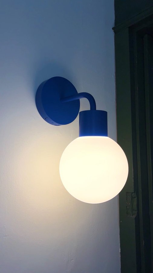 Instagram post by @anabel.delzer for The Poplight. Caption reads: 🌀 my life has transformed bc of @thepoplight 
#ad....