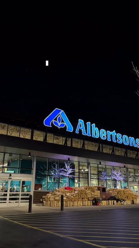 Instagram post by @lexiempritchard for Albertsons. Caption reads: [...] #sponsored 

shop @mixedupco at @albertsons....