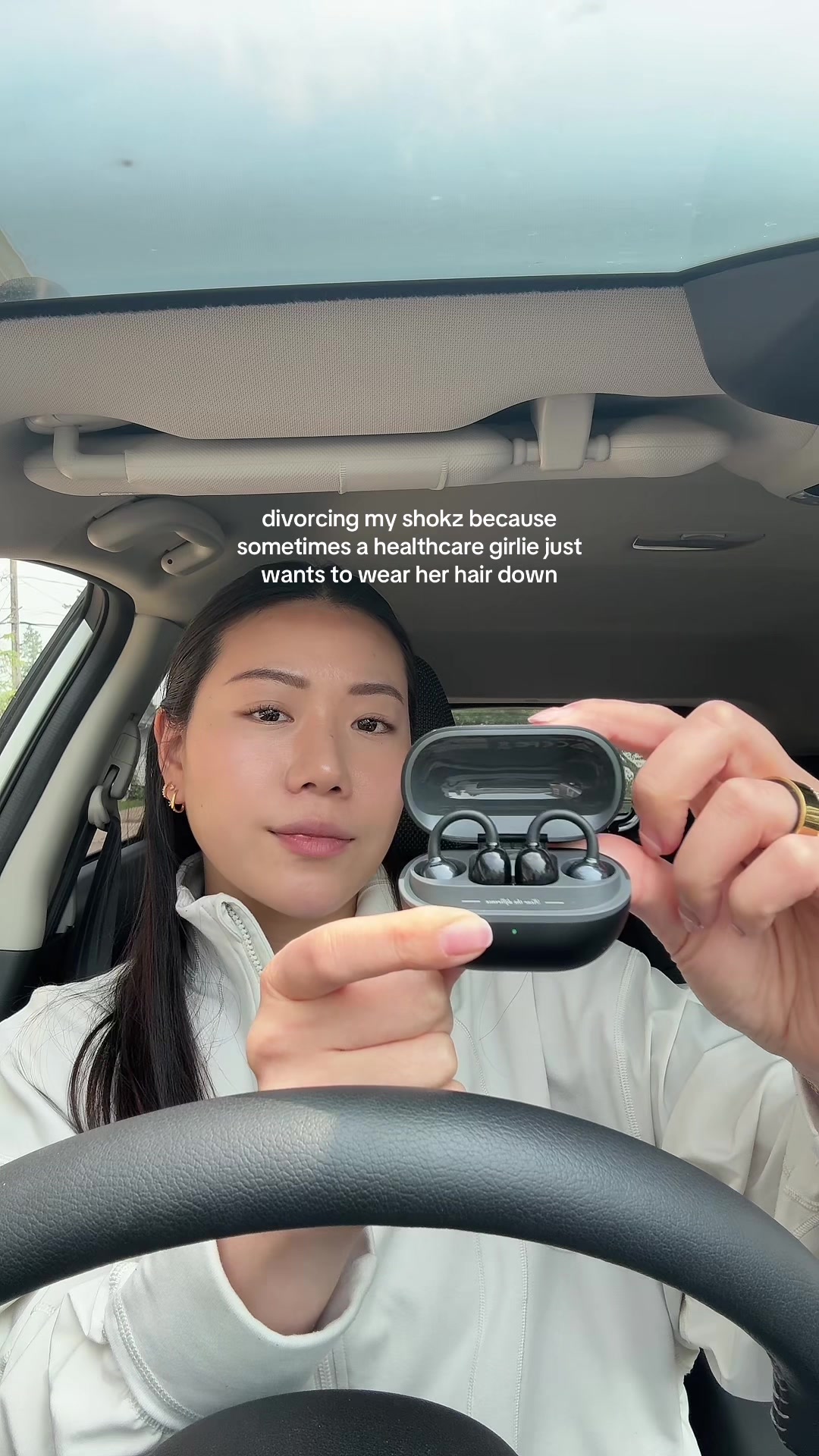 TikTok post by @its_drcarina for SOUNDPEATS. Caption reads: [...] sound peats pop clip you’re in 🫶🏻....