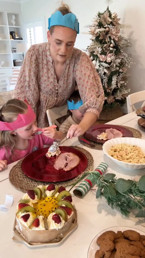 Instagram post by @meet.the.mackenzies for Woolworths. Caption reads: There I was, feeling organised. Making my shopping....