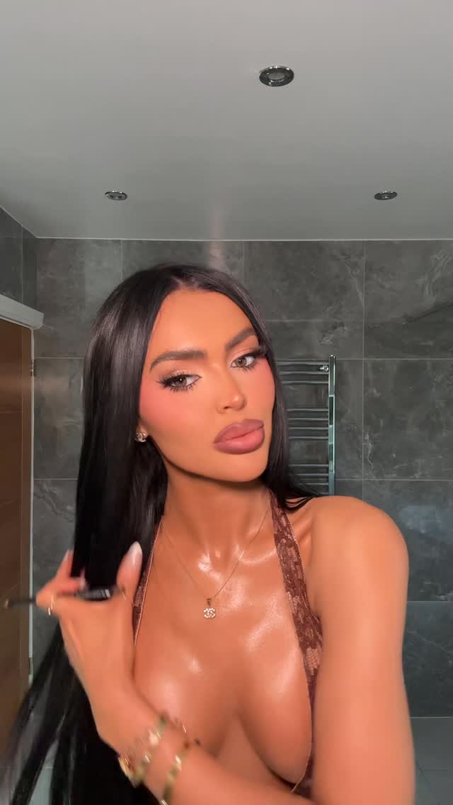 Instagram post by @hannaholiviakenyon for LullaBellz. Caption reads: So what now…💋 
wearing @lullabellz_ extensions.