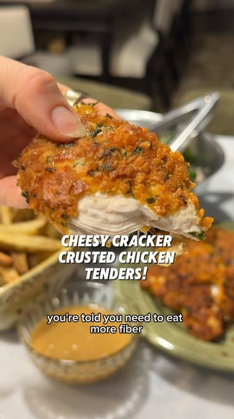 Instagram post by @dietitian.gabrielle for Simple Mills. Caption reads: how to label read and find FIBER because not all....