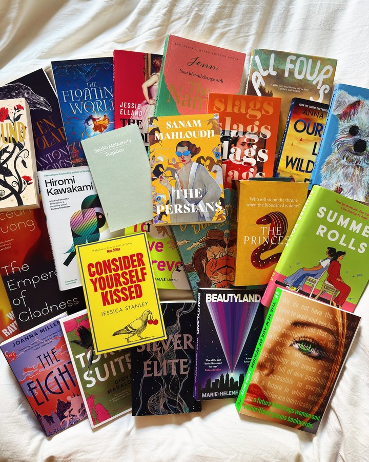 Instagram post by @bookmarkonthewall for Women's Prize. Caption reads: [...] to prize reading as I finish the....