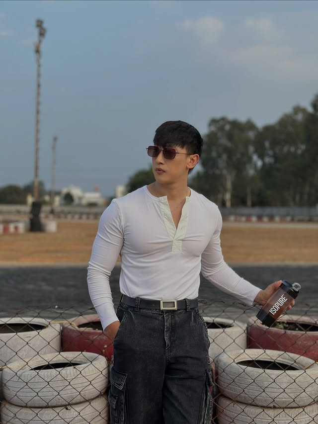 Instagram post by @songashim_rungsung for Isopure. Caption reads: [...] #EverythingYouNeedNothingYouDont....