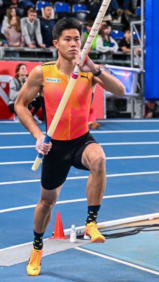 Instagram post by @ernestobienapv for Allianz. Caption reads: Torun 2025

#parasabayan #puma #allianz #ayalaland....