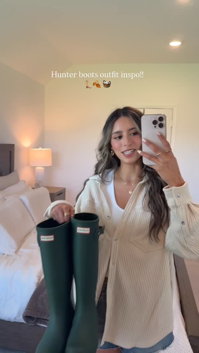 Instagram post by @denise__duran for Hunter Boots. Caption reads: Styling my @hunterboots for summer to fall....