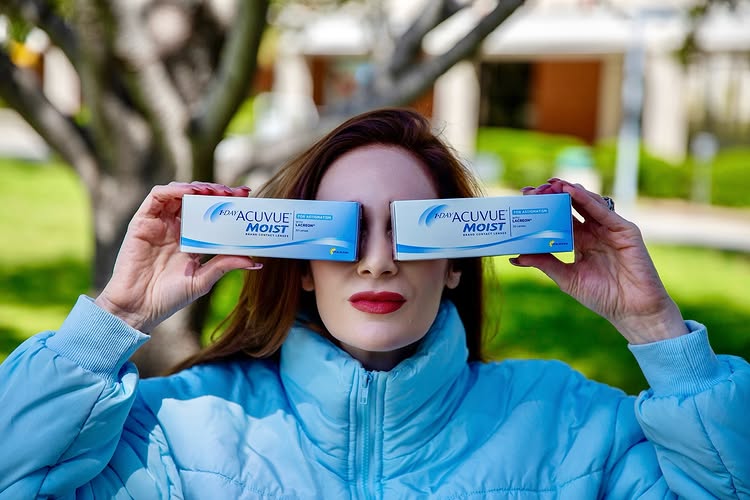 Instagram post by @tameladamico for 1800 Contacts. Caption reads: Hey loves! 💖 I just have to share how 1-800....