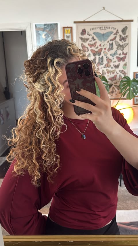 Instagram post by @curlieswithjulia for CURLSMITH. Caption reads: like its liquid gold in a bottle 

I linked it in....