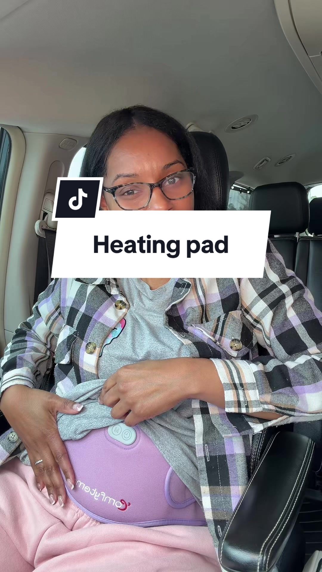 TikTok post by @1monicathomas for Comfytemp. Caption reads: [...] #crampsreliever #heatingpadforcramps....