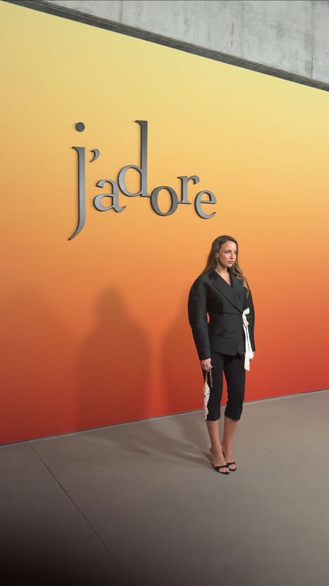 Instagram post by an influencer for Dior Beauty. Caption reads: we adore j’adore @diorbeauty 🖤 #diorbeauty [...].