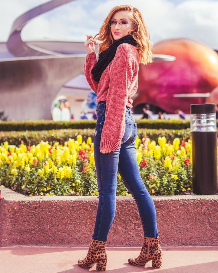 Instagram post by @uhm_cat for Charlotte Russe. Caption reads: [...] from one of my absolute fav stores....