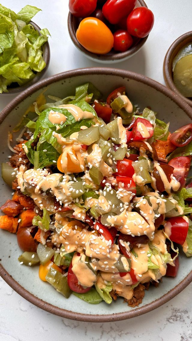 Instagram post by @rachlmansfield for Beyond Meat. Caption reads: @rachlmansfield 💫DAY 2 OF 7 DAYS OF HEALTHY....