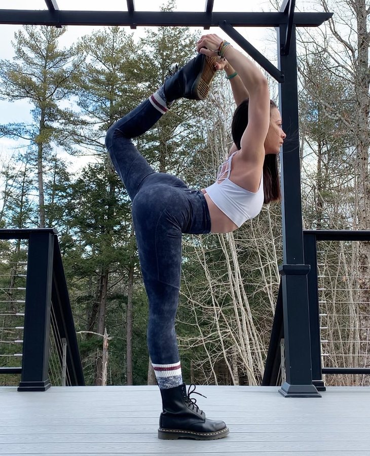 Instagram post by @jennypingseavey for Ellie. Caption reads: How I’m arguing in 2021:
You’re right....