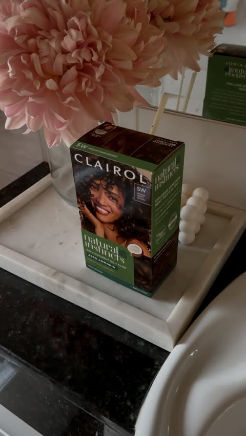 Instagram post by @lovecherriiee for Clairol. Caption reads: [...] refresh and love that it deserves! The....