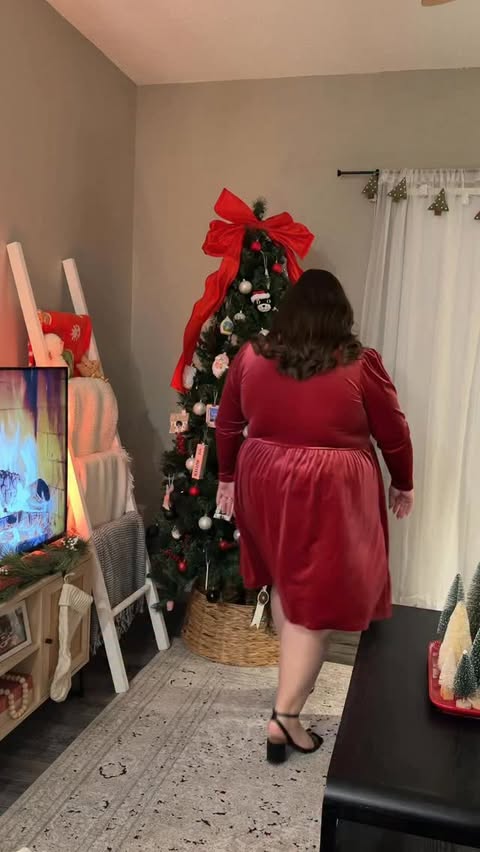 Instagram post by @hanichu28 for Blue Apron. Caption reads: #BlueApronPartner A lil cozy night in the kitchen....