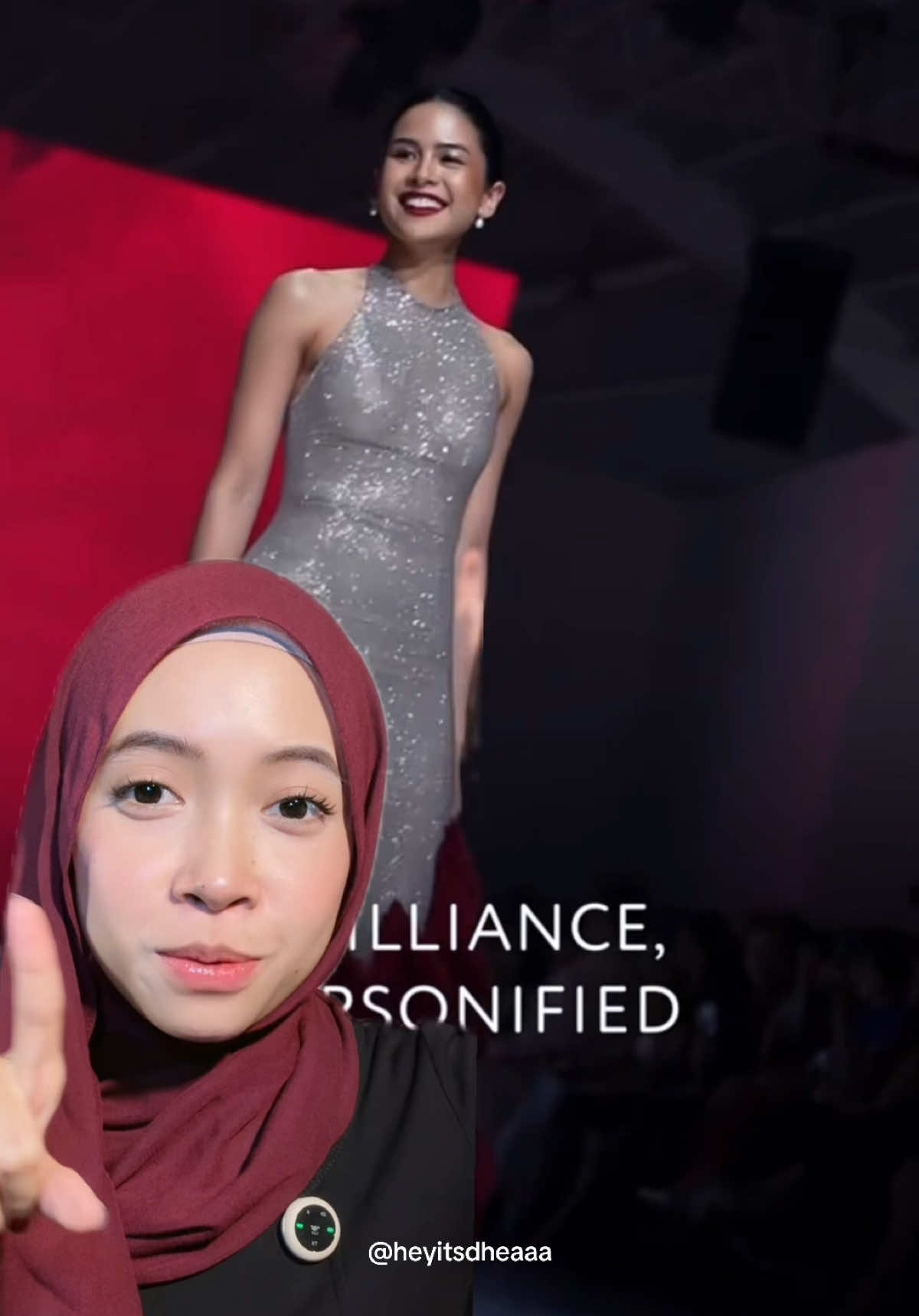 TikTok post by @heyitsdheaaa for Tanya Pepsodent. Caption reads: Bersinar di panggung fashion itu wajib… tapi punya....