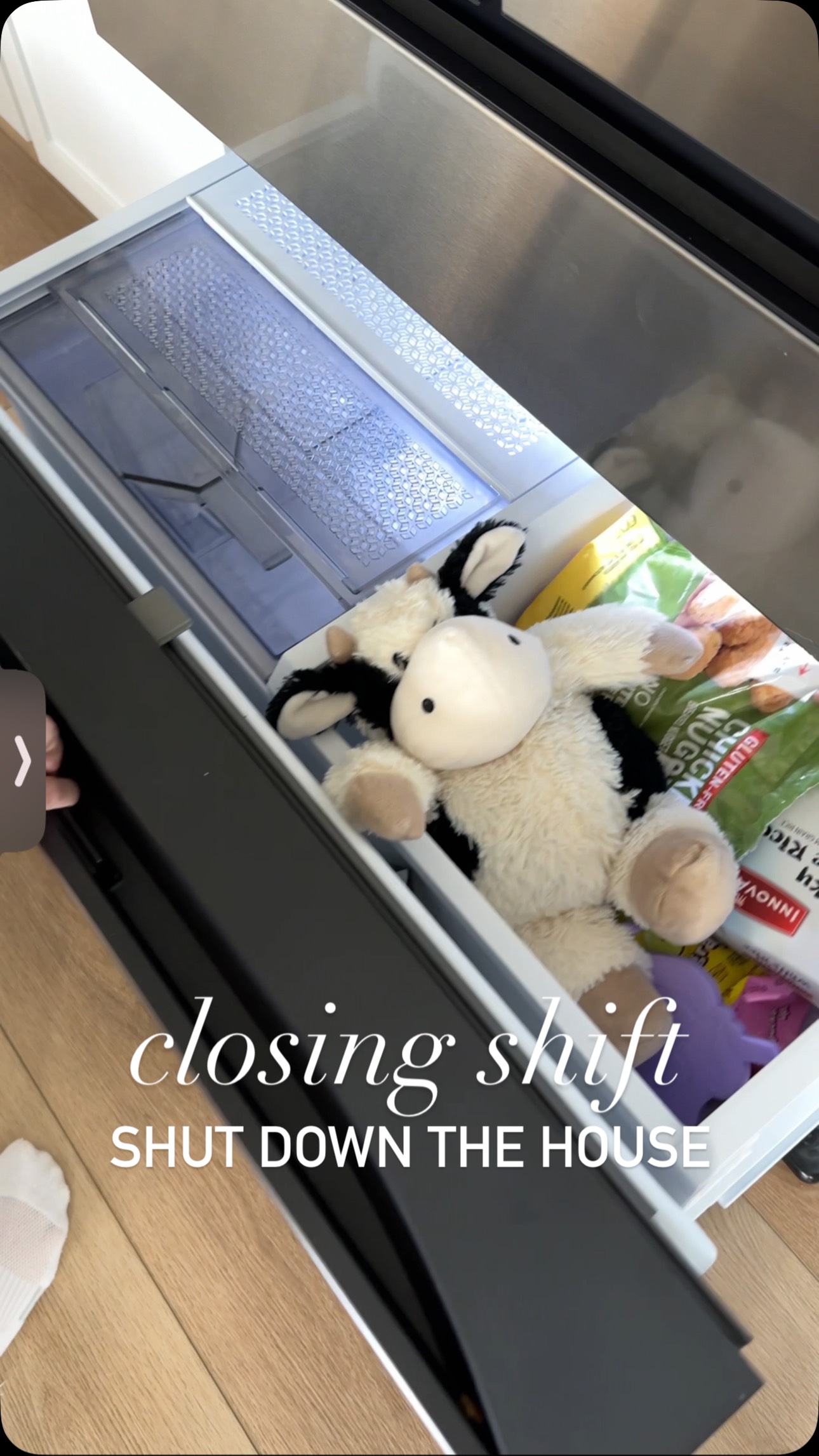 Instagram post by @carissacleansitall for Shark Home. Caption reads: Closing shift 🫧 let’s clean and reset the house....